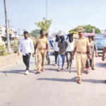 घातक हत्यारांसह दहशत माजविणाऱ्या आरोपींची धिंड, म्हसवडमधील गरुड कोयता गँगला दणका