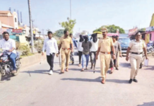 घातक हत्यारांसह दहशत माजविणाऱ्या आरोपींची धिंड, म्हसवडमधील गरुड कोयता गँगला दणका