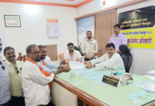 शिवसेनेकडून नगराध्यक्षपदासाठी राजू देवळेकर यांच्यासह नगरसेवक पदासाठी 12 जणांचे अर्ज दाखल