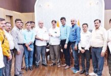 रेल्वे कर्मचाऱ्यांवरील कारवाई थांबवा! रेल कामगार सेनेचे वरिष्ठ अधिकाऱयांना निवेदन