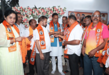 रत्नागिरीत भाजपला धक्का, ओबीसी शहराध्यक्ष अमित विलणकर यांनी दिडशे समर्थकांसह बांधले शिवबंधन