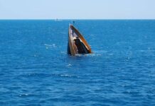 हिंदी महासागरात 300 प्रवाशांना घेऊन जाणारे जहाज बुडाले, आतापर्यंत केवळ 10 जणांना वाचवण्यात यश