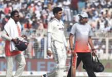 IND vs SA Kolkata Test – कर्णधार शुभमन गिलला स्ट्रेचरवरून रुग्णालयात नेलं, अतिदक्षता विभागात उपचार सुरू