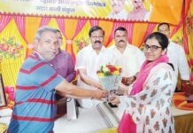 लोडरची मुलगी सीए झाली…भारतीय कामगार सेनेकडून गौरव