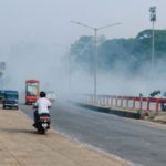 घोडबंदर रोड बनला ‘डेंजर झोन’; ‘धुळ’वडीने प्रवासी, रहिवाशांचा जीव घुसमटला