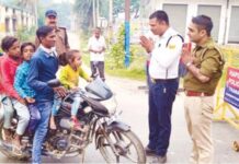 ट्रेंड – एक दुचाकी, सहा सवारी