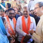 परभणीतील शेतकऱ्याच्या मुलीच्या वैद्यकीय शिक्षणाचा संपूर्ण खर्च शिवसेना करणार, उद्धव ठाकरे यांचे आश्वासन