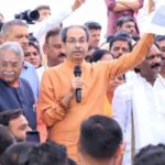 Photo – उद्धव ठाकरे यांचा पैठणमधील नांदरच्या शेतकऱ्यांशी संवाद