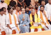 थापेबाज सरकारला वठणीवर आणण्यासाठी शेतकर्यांची एकजूट महत्त्वाची! – उद्धव ठाकरे