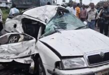 यवतमाळमध्ये कार आणि ट्रकचा भीषण अपघात, तीन मुलींसह वडिलांचा मृत्यू