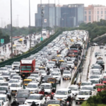 वाहनचालकांना केंद्र सरकारचा झटका! जुन्या गाडीच्या फिटनेस फीमध्ये दहापट वाढ, 15 वर्षांऐवजी आता 10 वर्षांनंतर गाडी होणार जुनी