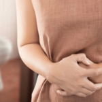 सकाळी उठल्यावर पोट साफ होत नसेल तर, घरबसल्या हे उपाय करुन बघा