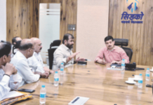 पुनर्विकासातून गिरणी कामगारांसाठी घरे, 14 कामगार संघटनांच्या संयुक्त लढा समितीला आश्वासन Maharashtra Govt Assures Housing for Mill Workers via Redevelopment Projects