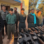 एक कोटींचं बक्षीस असलेल्या नक्षलवादी मज्जीने 12 जणांसह केले आत्मसमर्पण; महाराष्ट्र-छत्तीसगड-मध्यप्रदेश नक्षलवाद मुक्त