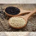 आपल्या आरोग्यासाठी कोणते तीळ सर्वात उत्तम, काळे की पांढरे?