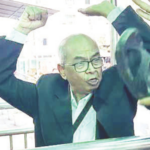 सरन्यायाधीशांवर बूट भिरकावणाऱ्या वकिलाला चपलेने मारले!