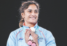 हिंदुस्थानची वाघीण पुन्हा आखाडय़ात, अधुरे ऑलिम्पिक स्वप्न पूर्ण करण्यासाठी विनेश फोगाटचे निवृत्तीवर पूर्णविराम