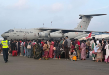 कोलंबोत अडकलेले 323 हिंदुस्थानी परतले