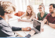 परदेशात शिक्षण घेणे महागले! रुपयाच्या घसरगुंडीमुळे शैक्षणिक कर्जात वाढ, कुटुंबाचे बजेट कोलमडले