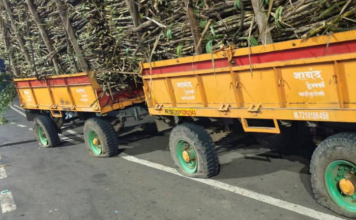 ट्रॅक्टरचे टायर फोडले, सोलापूर जिल्ह्यात ऊस दर आंदोलन पेटले