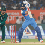 विराट कोहलीने दक्षिण आफ्रिकेविरुद्ध धडाकेबाज फटकेबाजी केली; मास्टर ब्लास्टरचा विक्रम मोडला