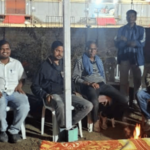 Beed news – ना सरकारवर विश्वास, ना यंत्रणेवर; कडाक्याच्या थंडीत स्ट्राँग रूमबाहेर कार्यकर्त्यांचा खडा पहारा