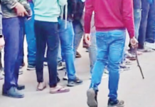 यूटय़ूबवर पाच लाख सब्सक्रायबर्स झाल्याने ‘महाभंडारा’, पुरी-भाजीसाठी उडाली झुंबड