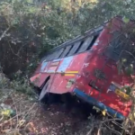 Ratnagiri News – मंडणगडमध्ये आंजर्ले-परळ एसटीला अपघात; चालक-वाहकासह दोन प्रवासी जखमी