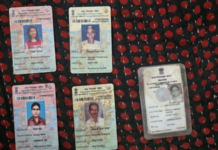 Chandrapur News शेतामध्ये आढळून आले मतदार ओळखपत्र