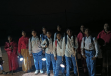 चंद्रपुरच्या पुरंध्री! हिस्रप्राण्यांपासून शाळेत जाणाऱ्या मुलांचे रक्षण करण्यासाठी चार महिलांचा पुढाकार, मुलांना सुरक्षित घरी आणण्यासाठी जीवाची बाजी chandrapur purandhari 4 brave women protect school kids from wild animals