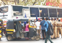 चुनाभट्टी येथे भीमसैनिक आणि पोलिसांत संघर्ष! रिक्षा अडवल्याने वादाची ठिणगी पडली…