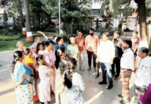 दादरच्या उद्यानांमधील गैरसोयी दूर करा! शिवसेनेने पालिका अधिकाऱयांसोबत केली पाहणी