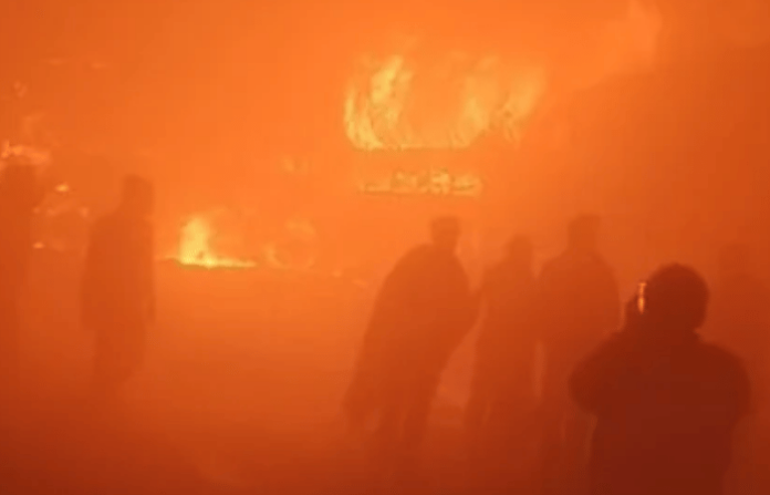 delhi agra yamuna expressway accident dense fog multi-vehicle pile up 4 dead 25 injured delhi agra yamuna expressway accident dense fog multi-vehicle pile up 4 dead 25 injured