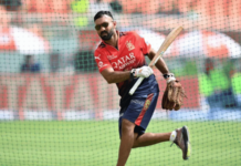 दिनेश कार्तिकचा नवा अध्याय! IPL विजेत्या RCB नंतर आता इंग्लंडमधील संघाला देणार फलंदाजीचे धडे