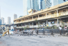 आधी पैसे द्या, मगच घरांचा ताबा देऊ; एल्फिन्स्टन पूल बाधितांच्या घराबाबत म्हाडाची भूमिका