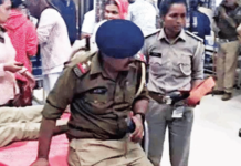 गुजरातमध्ये जमावाचा पोलीस कर्मचाऱ्यांवर हल्ला, 47 जखमी