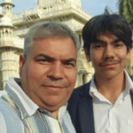 विमान रद्द झाले, पण वडिलांनी हिम्मत सोडली नाही! मुलाच्या परीक्षेसाठी एका रात्रीत गाठले 800 किमी अंतर