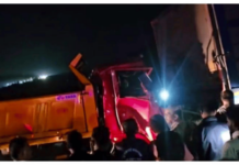 चिपळूण-सावर्डे कोंडमळा वळणावर दोन डम्परची भीषण टक्कर; एकाचा जागीच मृत्यू, महामार्गावरील वाहतूक काही काळ ठप्प