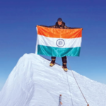 मुंबईकर महिलेने रचला इतिहास! गिर्यारोहक कविता चंदकडून माऊंट विन्सन शिखर सर