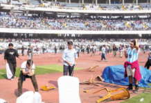 मेस्सीला बघता आले नाही म्हणून फुटबॉलप्रेमींची हुल्लडबाजी, कोलकात्यात फॅन्सकडून स्टेडियमची मोडतोड; खुर्च्या भिरकावल्या, बाटल्या फेकल्या…