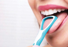 तोंडाची दुर्गंधी टाळण्यासाठी हे करून पहा