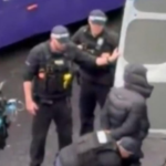 लंडनच्या हीथ्रो विमानतळावर‘मिरची स्प्रे’ हल्ला, 21 जखमी