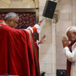 सामना अग्रलेख – मोदी ‘येशू’चरणी, बाहेर ख्रिश्चनांवर हल्ले!