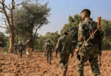 छत्तीसगडमध्ये 34 नक्षलवाद्यांचे आत्मसमर्पण; 27 पुरुष आणि 7 महिलांचा समावेश, 84 लाखांचं होतं बक्षीस