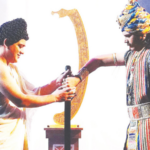 पडद्याआडून – संगीत संन्यस्त खड्ग – विचारांना ठसका देणारी रंगकृती