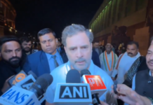 संसदेत मतचोरीवर गृहमंत्र्यांचे उत्तर घाबरत आणि डिफेन्सिव्ह, राहुल गांधी यांचा टोला; पुन्हा म्हणाले मतचोरी सर्वात मोठा देशद्रोह