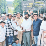 बिबट्याच्या हल्ल्यात मयत सिद्धेशच्या कुटुंबीयांना 10 लाखांची मदत