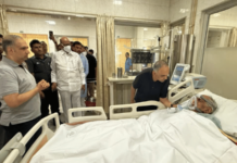 डॉ. बाबा आढाव यांची प्रकृती चिंताजनक, शरद पवार यांच्याकडून रुग्णालयात जाऊन विचारपूस