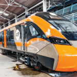 पहिली वंदे भारत स्लीपर ट्रेन तयार! डिसेंबरच्या अखेरपर्यंत 160 किमी प्रति तास वेगाने धावणार