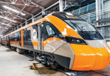 पहिली वंदे भारत स्लीपर ट्रेन तयार! डिसेंबरच्या अखेरपर्यंत 160 किमी प्रति तास वेगाने धावणार